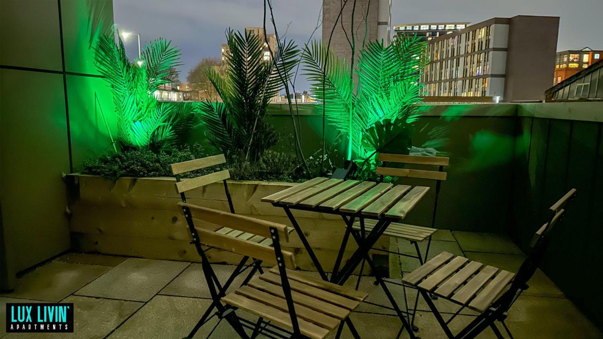 Lux Livin' Apartments - Luxury 2 Bed Apartment With Sky Garden Manchester Værelse billede